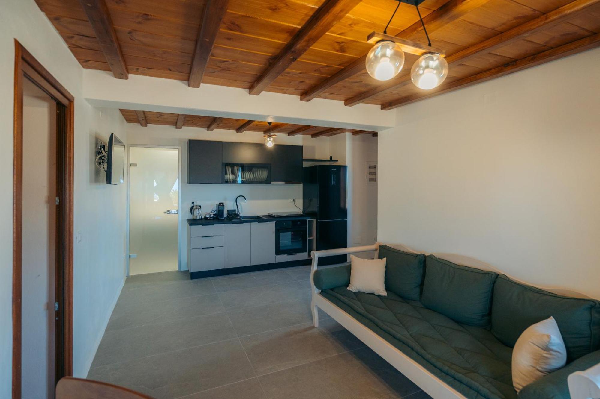 Loukia Apartments Artemonas Екстериор снимка