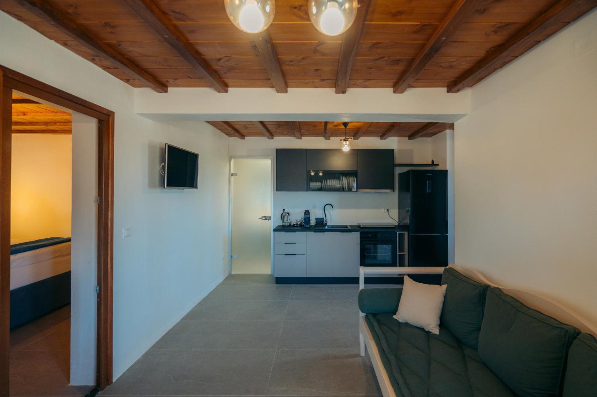 Loukia Apartments Artemonas Екстериор снимка