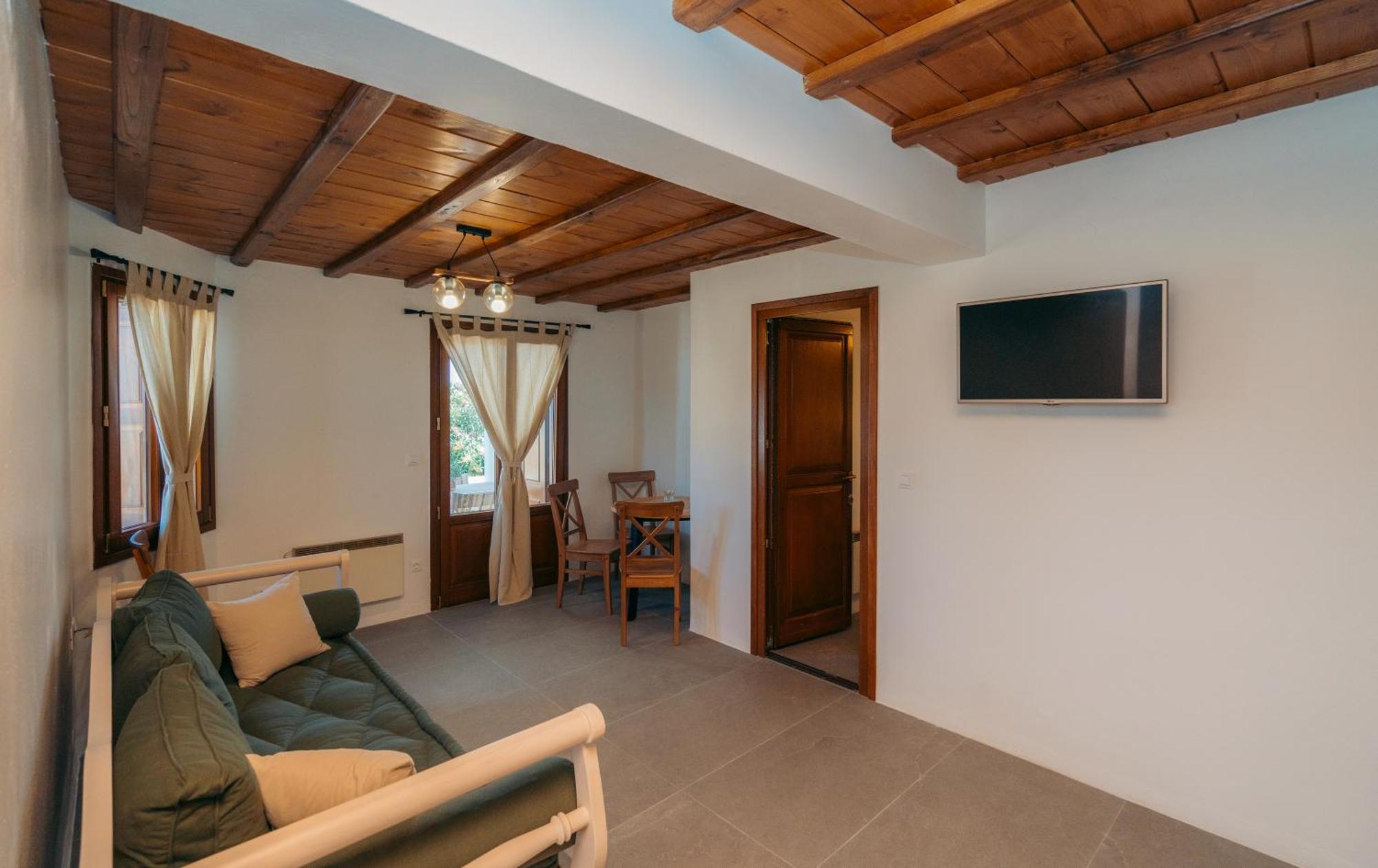 Loukia Apartments Artemonas Екстериор снимка