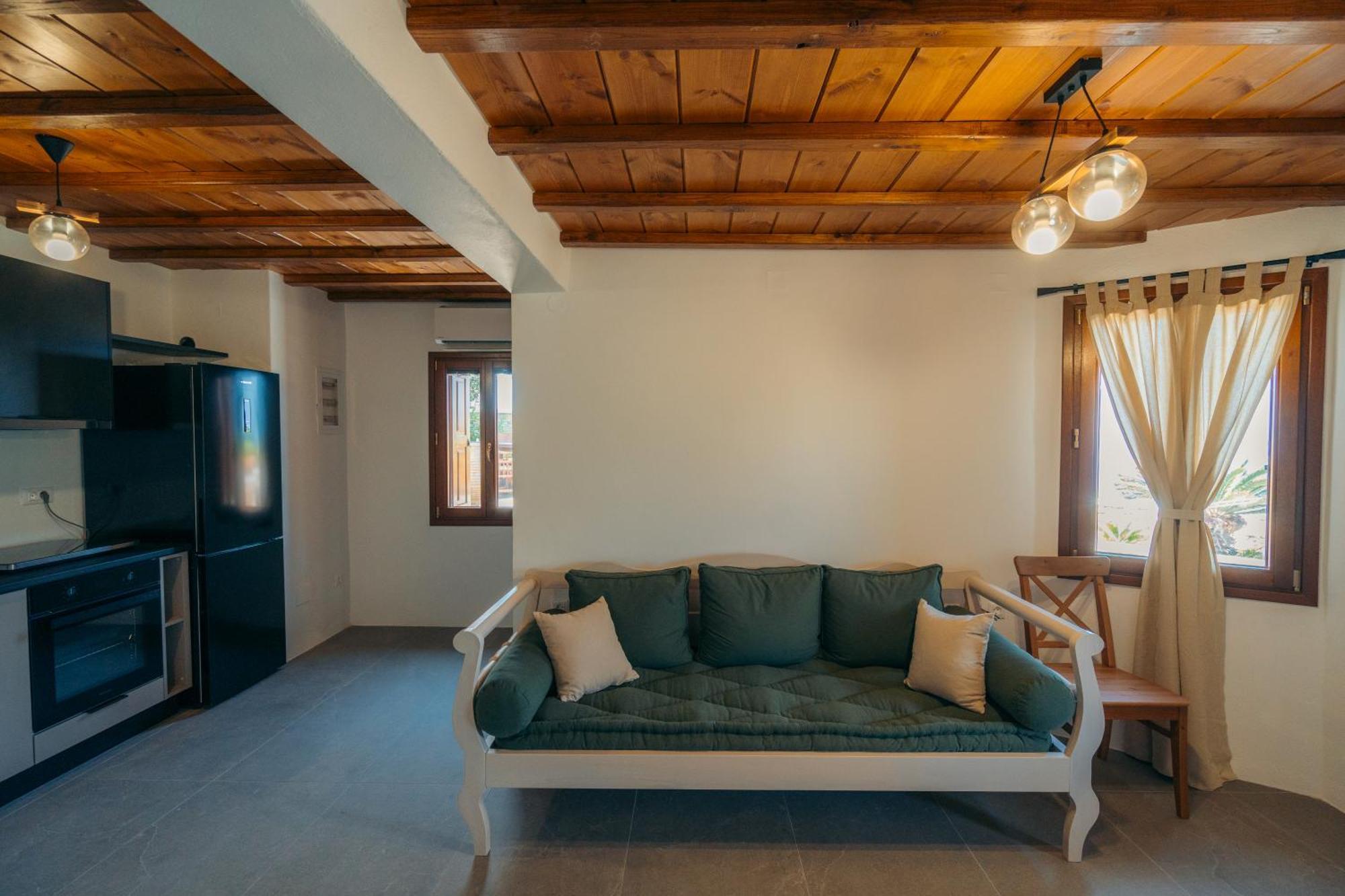 Loukia Apartments Artemonas Екстериор снимка